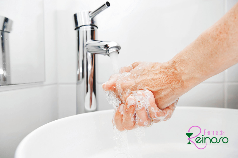 4 Partes de nuestro cuerpo que no deberíamos tocar con las manos